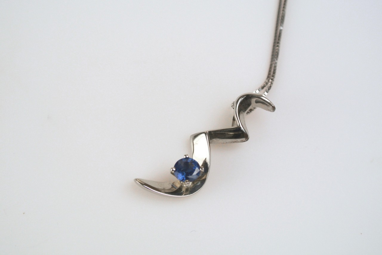 14k White Gold, Ceylon Sapphire necklace